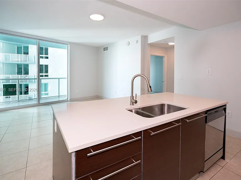 1900 N Bayshore Dr #3917 — Photo 3