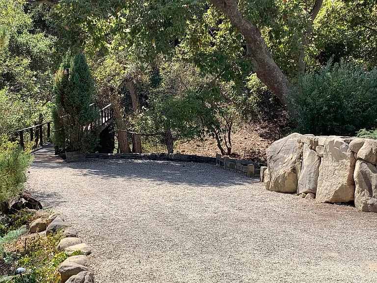 E Valley Rd — Photo 29
