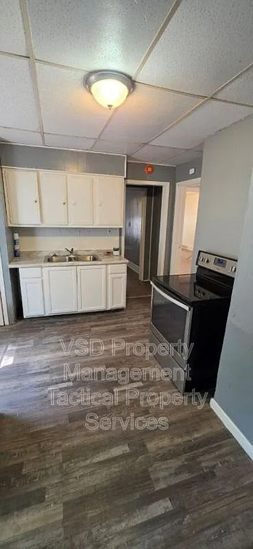 2 bed, 1.0 bath, 876 sqft, $795 — Photo 3