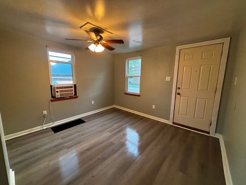 1st image of 264 N Wall St