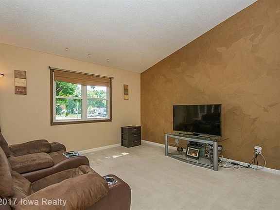 2nd image of 1205 Hardin Dr