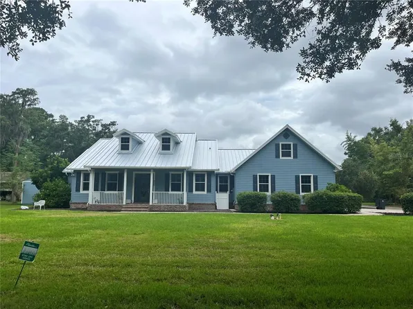 921 Lake Charles Cir, Lutz, FL 33548