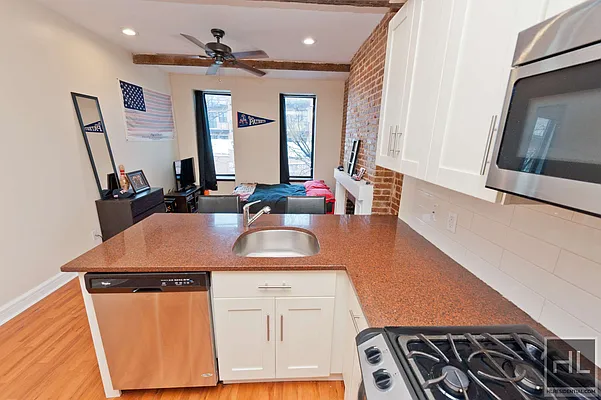 Rented by Highline Residential | media 27