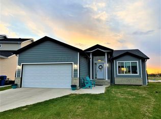 6569 21st St S, Fargo, ND 58104