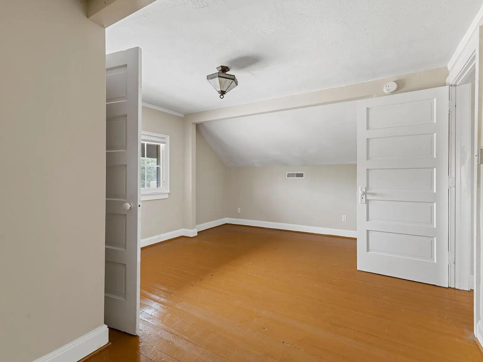 Historic Audubon Court — Photo 2