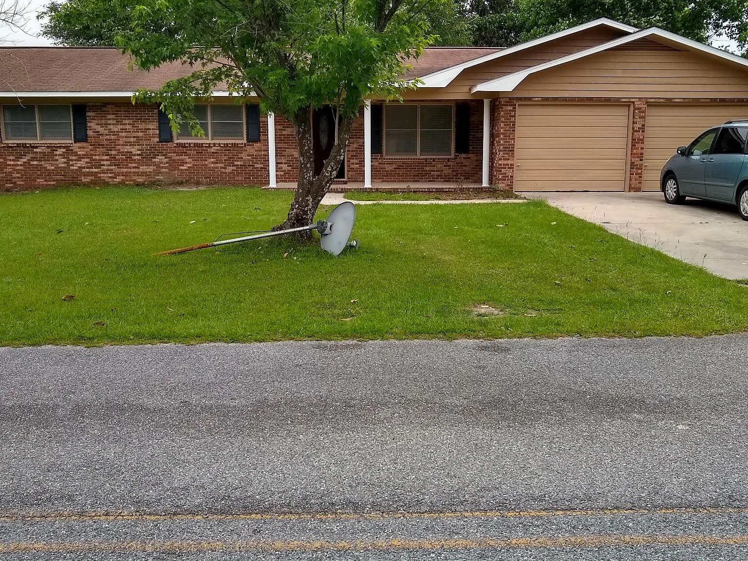 3 bed, 1715 sqft, $1,350 — Photo 1