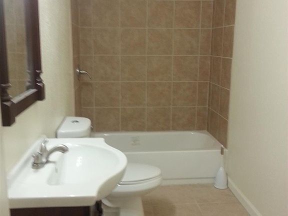 5th image of 1111 Caminisito St