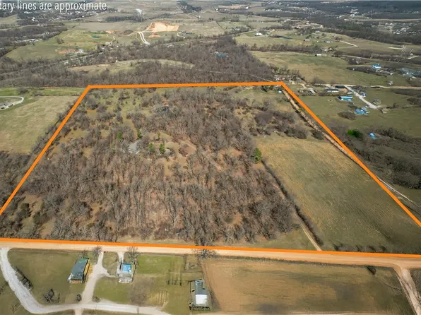 10022 Atkins Rd, Bentonville, AR 72713