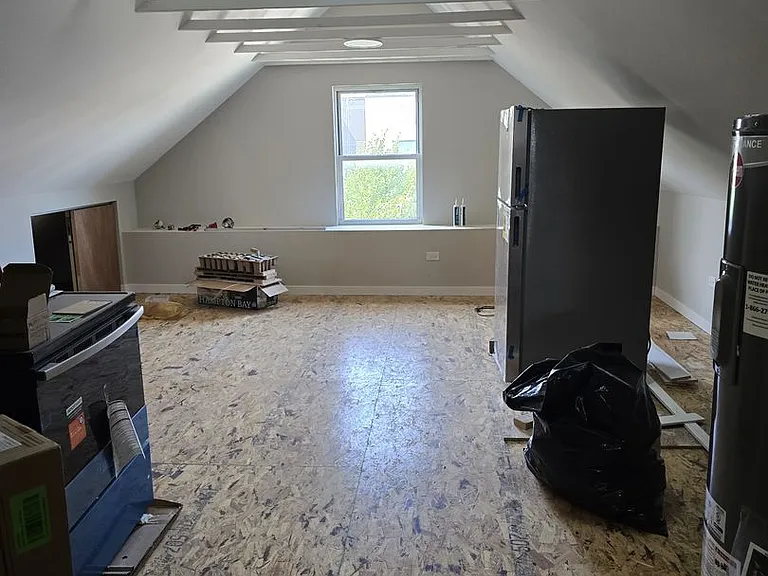 2501 W Cortland St #3 — Photo 3