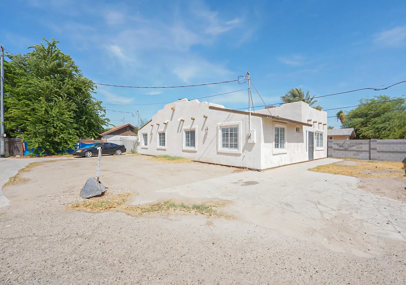 3 bed, 2.0 bath, 900 sqft, $1,085 — Photo 1