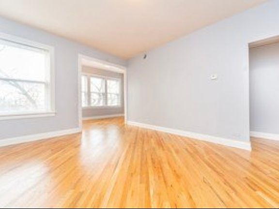 3rd image of 1127 N Christiana Ave APT 2