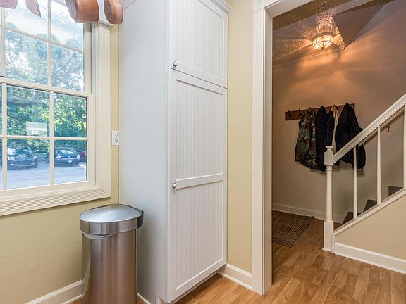 2nd image of 709 Garland Cir APT B