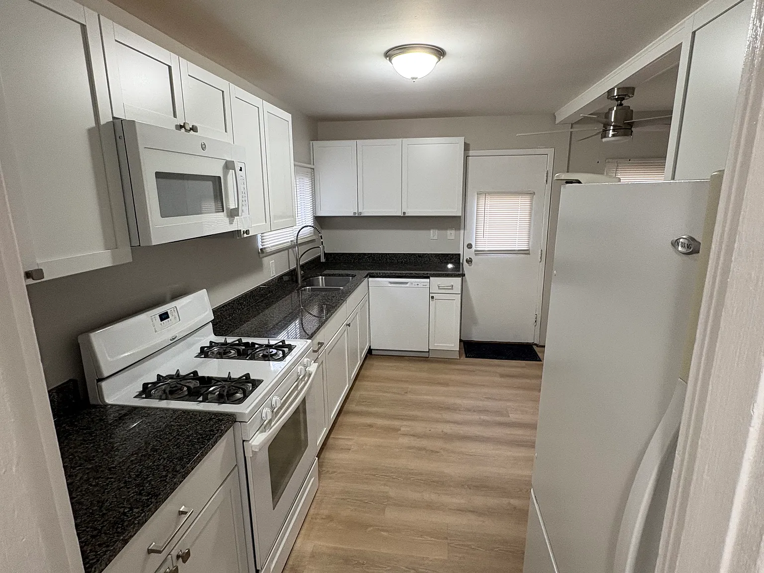 3 bed, 1092 sqft, $1,700 — Photo 1