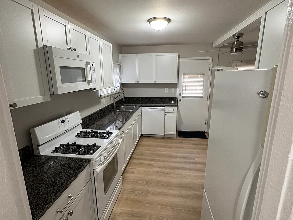 931 E Kalama Ave