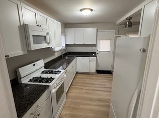 931 E Kalama Ave, Madison Heights, MI 48071