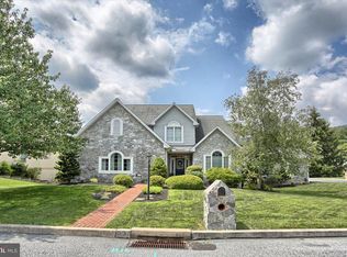 2433 E Bayberry Dr, Harrisburg, PA 17112