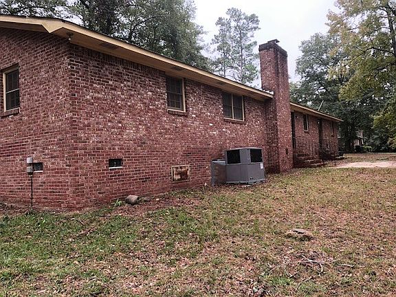 4th image of 3315 Hunter Dr