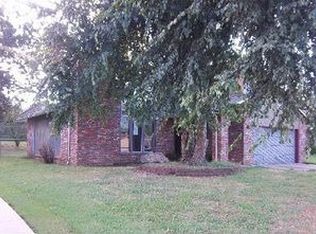 3605 S Redbud Dr W, Sand Springs, OK 74063