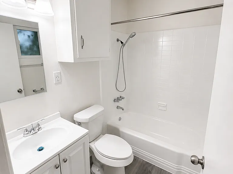 14905 Lemoli Ave. — Photo 9