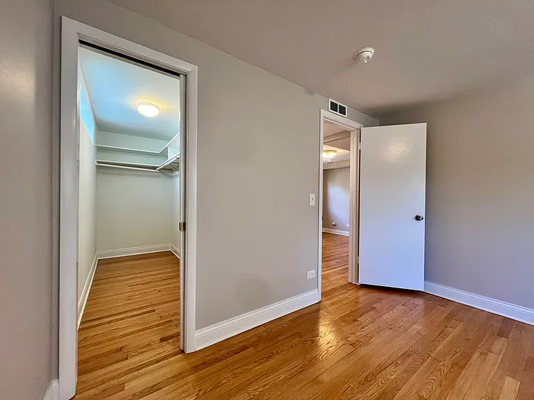3450 W Bryn Mawr Ave #2N — Photo 8