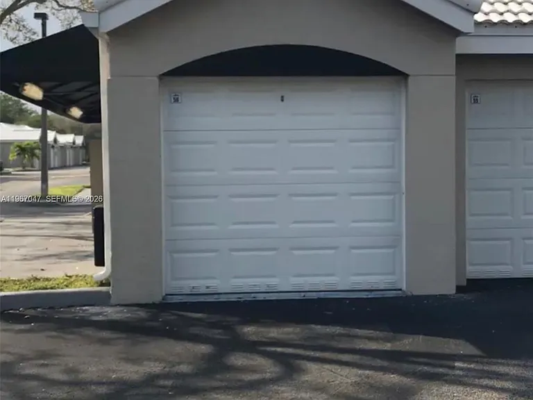 2841 N Oakland Forest Dr #110 — Photo 26