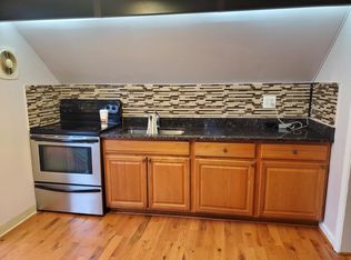 27 1st Ave #B, Halethorpe, MD 21227