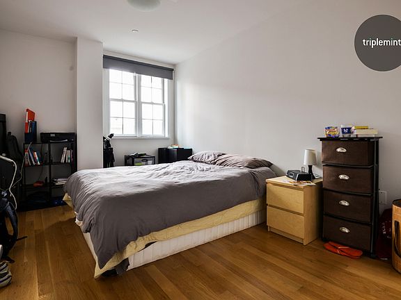 4th image of 154 N 7th St #310