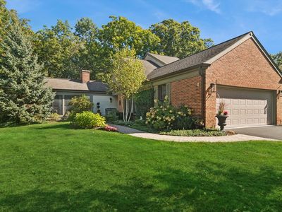39 Warrington Dr, Lake Bluff, IL, 60044
