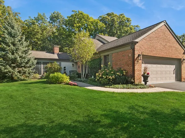 39 Warrington Dr, Lake Bluff, IL 60044