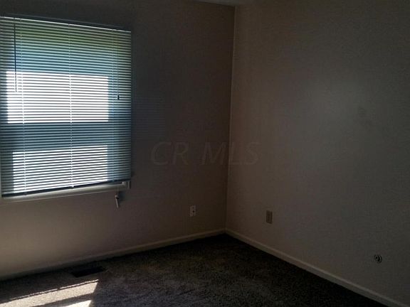 3rd image of 40 Groton Dr
