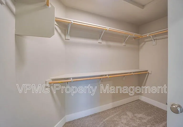 2347 E Otter Loop — Photo 32