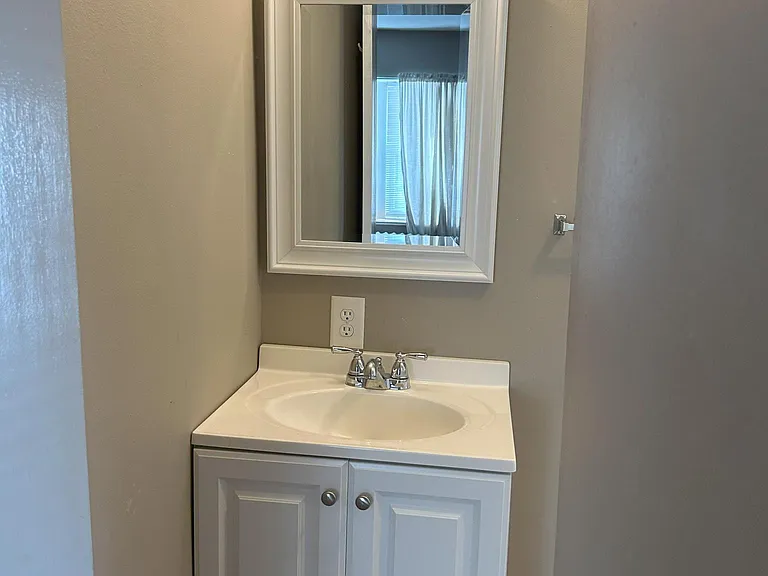 2805 W Queen Ln #3F — Photo 7
