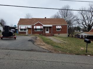637 36th St NW, Roanoke, VA
