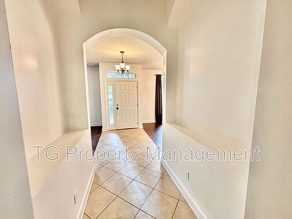 3rd image of 614 Loire Ct