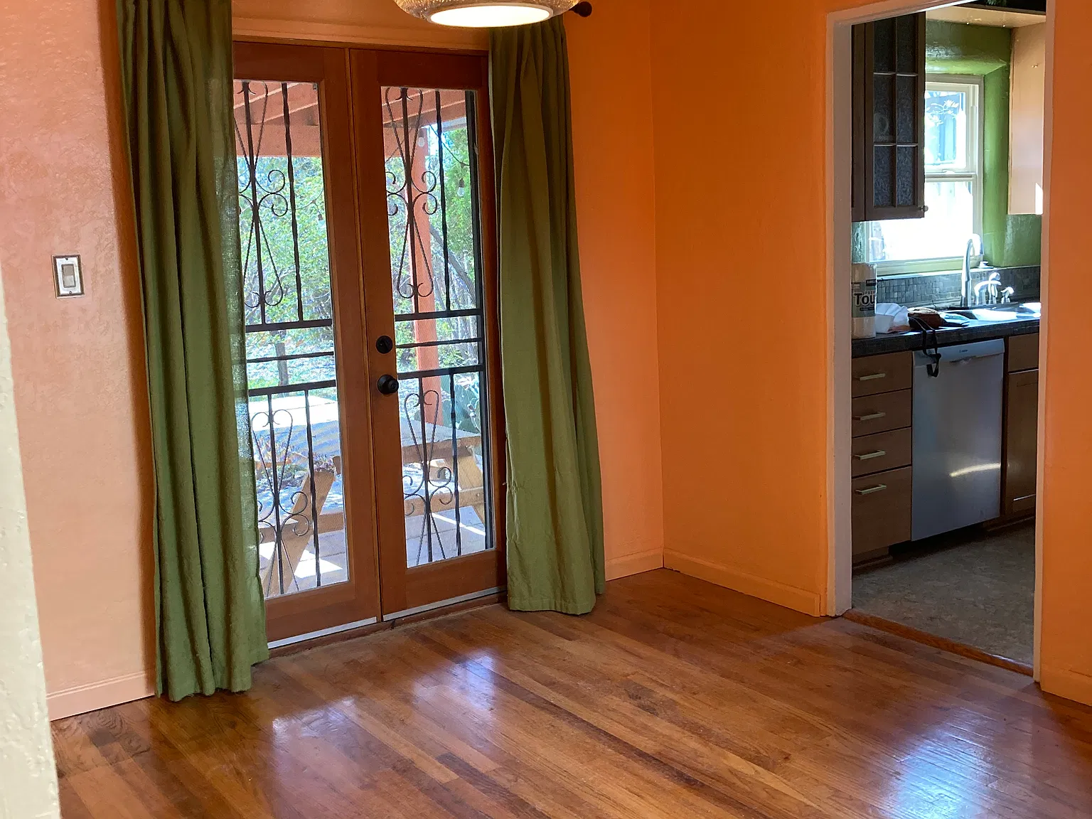 2 bed, 1102 sqft, $1,800 — Photo 3