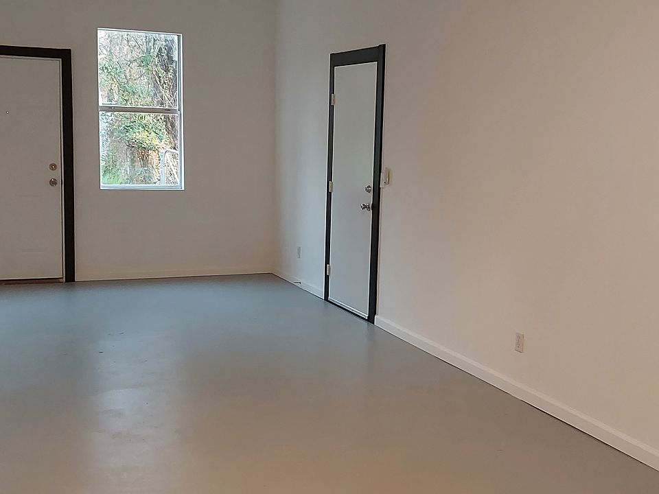 Blinds have since been installed in one Window, but the prior renter had items blocking the other, but we have them on-site, and the other will be installed prior to tenant move-in. Working 2 jobs, I just haven't had extra time, yet...