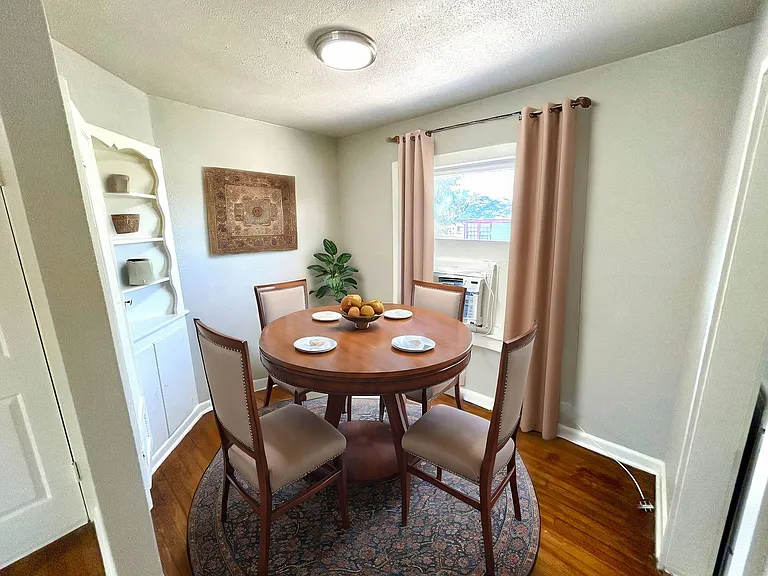 425 Maverick St — Photo 10