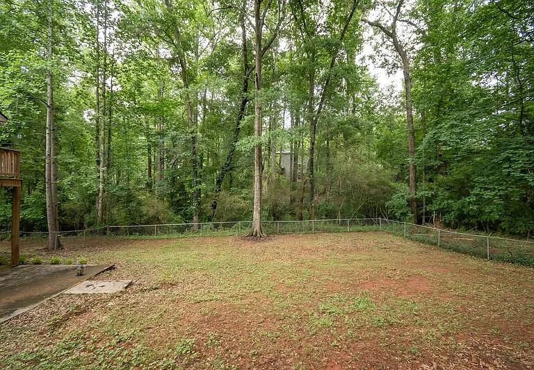 281 Rhodes Dr — Photo 39