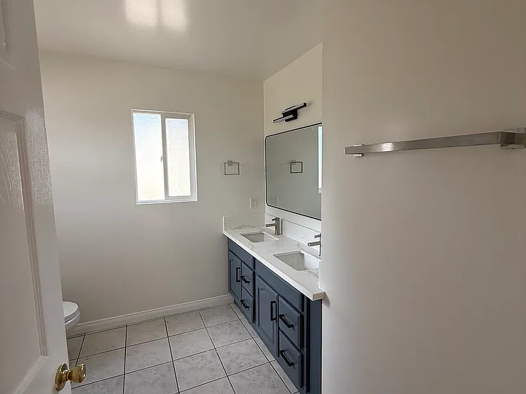 2446 S Centinela Ave — Photo 41