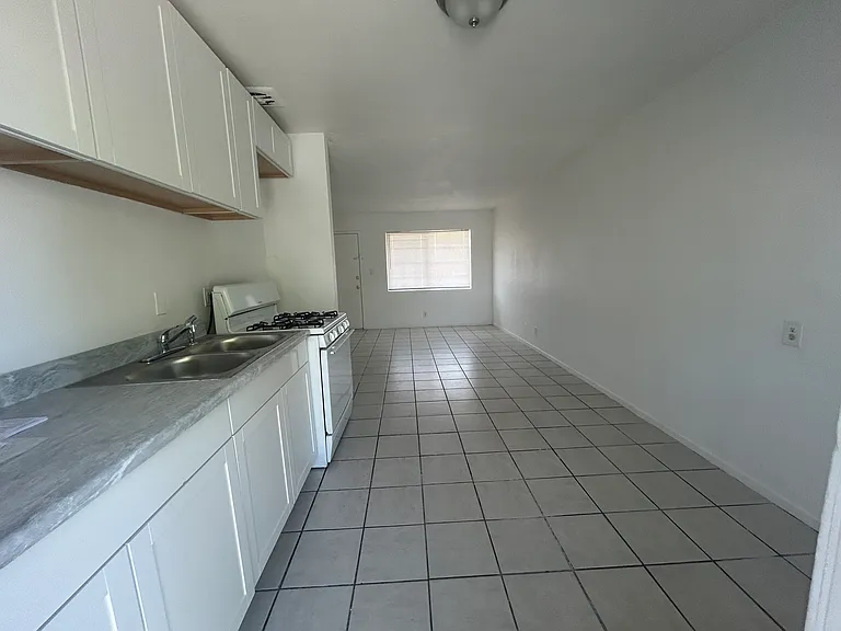1012 Rodgers Rd #14 — Photo 7