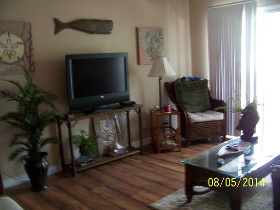 3rd image of 850 Mallery St #4D