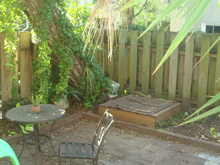 509 E Perry St — Photo 2