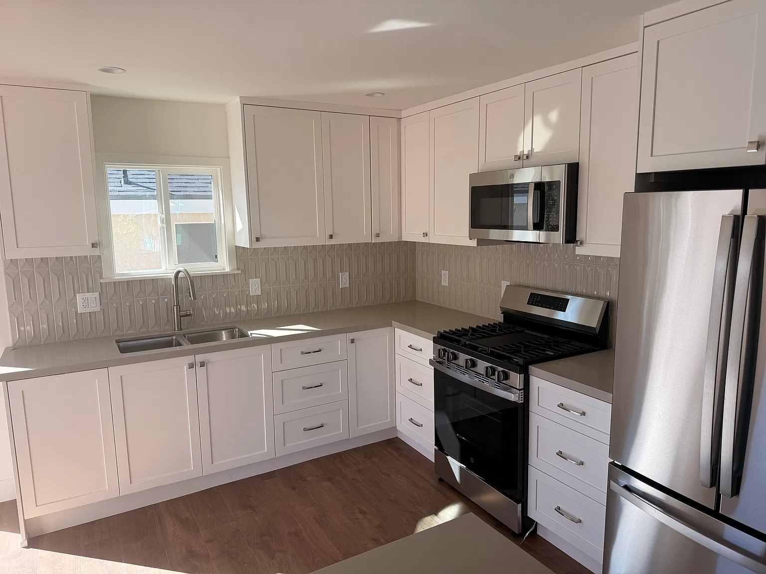 2 bed, 800 sqft, $3,500 — Photo 4