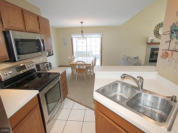 5th image of 155 Primrose Ct