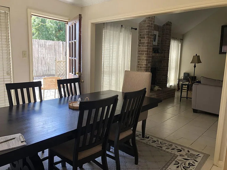 8715 Lawncliff Ln — Photo 4