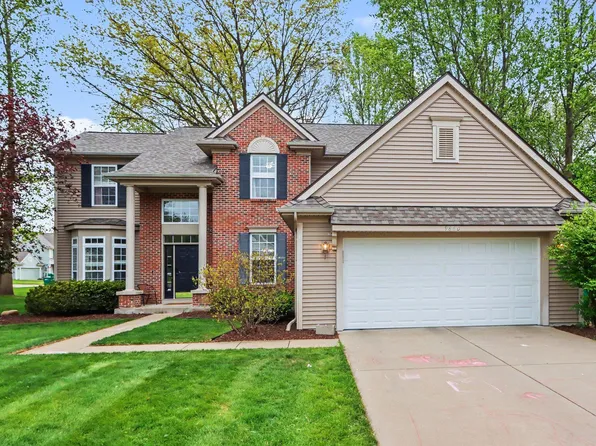 9860 Chambray St, Portage, MI 49002