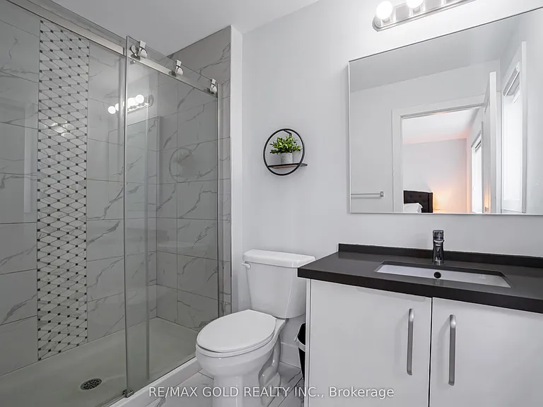 2621 Holbrook Dr #8 — Photo 20