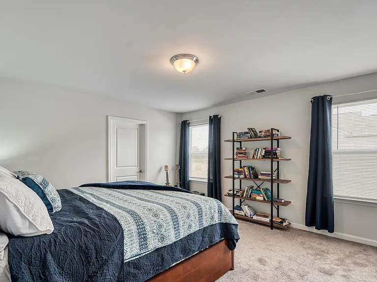 Bedroom 1 - Master