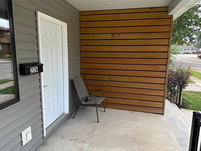 226 E Lorena Ave — Photo 4