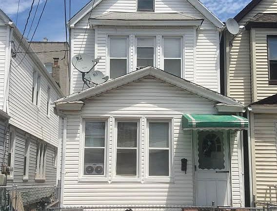3rd image of 10433 116th St
